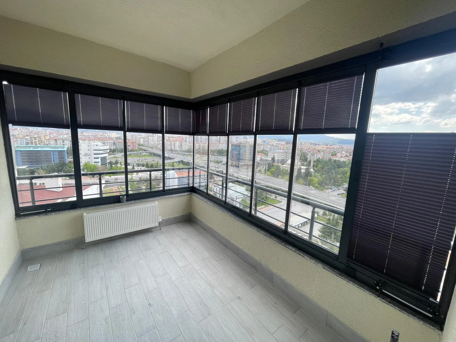 YAPIŞKANLI KAHVE Isıcam Plise Perde – Delmeden Montaj – Güneş Kırıcı – Ölçüye Özel Üretim – Cam Balkon, Mutfak, görsel 5